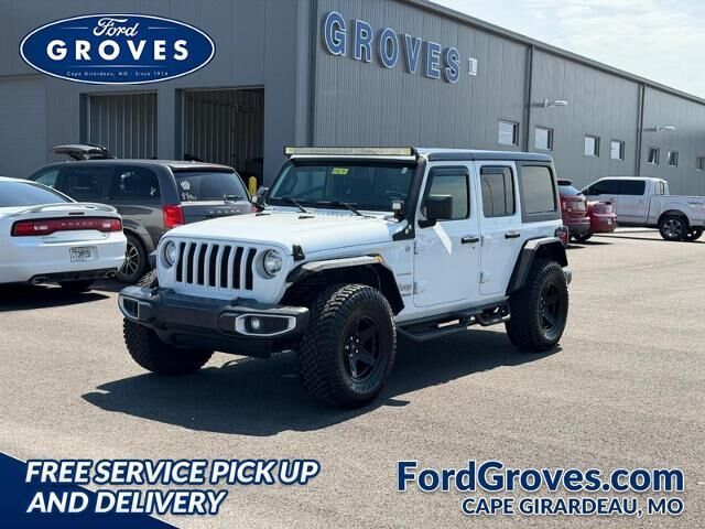 2019 Jeep Wrangler Unlimited Sahara — photo 1 of 13