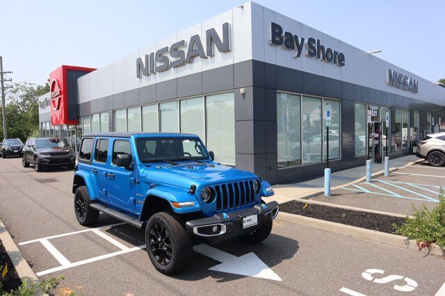 2023 Jeep Wrangler 4xe Sahara — photo 1 of 1
