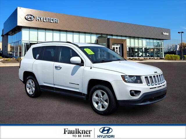 2017 Jeep Compass Latitude — photo 1 of 15