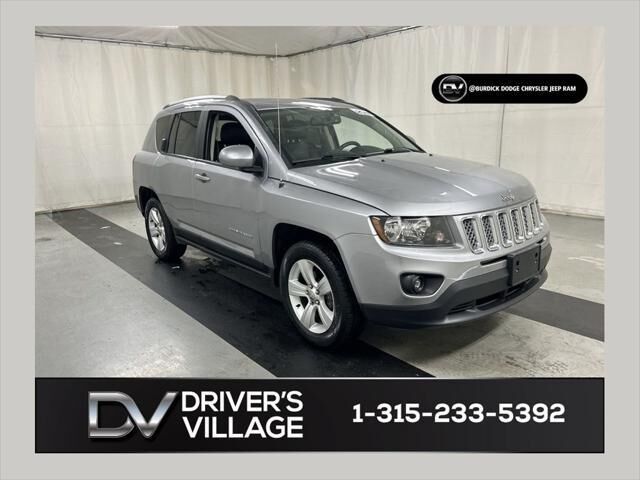 2017 Jeep Compass Latitude — photo 1 of 13
