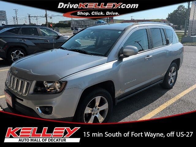 2017 Jeep Compass Latitude — photo 1 of 13