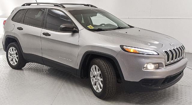 2016 Jeep Cherokee Sport