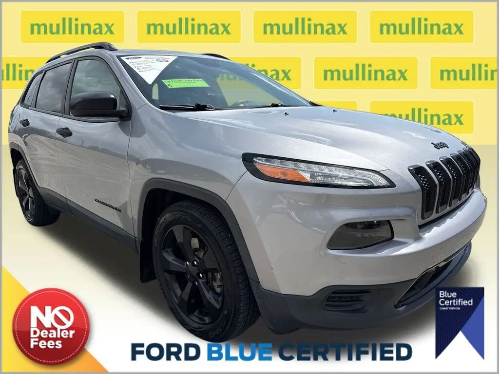 2017 Jeep Cherokee Sport — photo 1 of 10