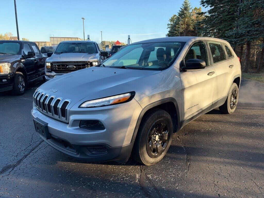 2015 Jeep Cherokee Sport — photo 1 of 1
