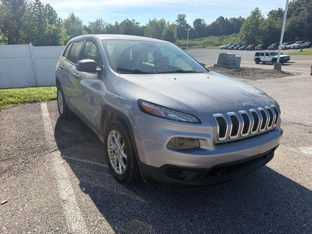 2014 Jeep Cherokee Sport — photo 1 of 11