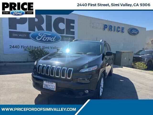 2017 Jeep Cherokee Latitude — photo 1 of 13