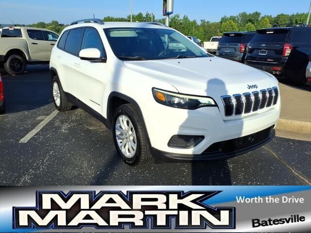 2021 Jeep Cherokee Latitude — photo 1 of 10