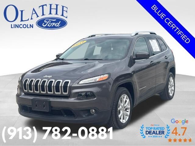2017 Jeep Cherokee Latitude — photo 1 of 11