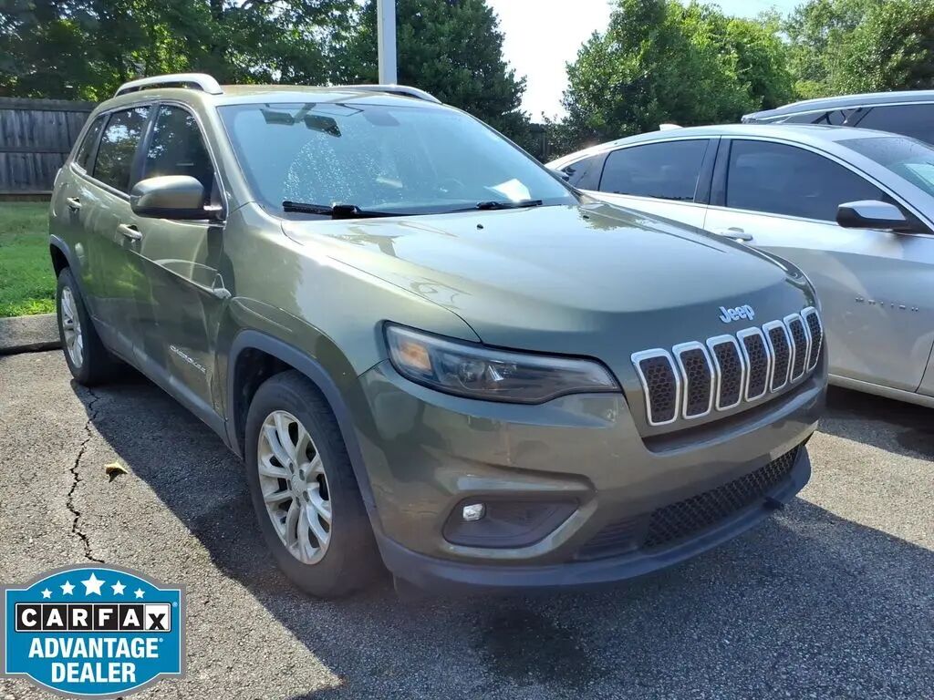 2019 Jeep Cherokee Latitude — photo 1 of 6