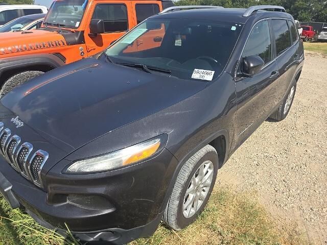 2017 Jeep Cherokee Latitude — photo 1 of 4