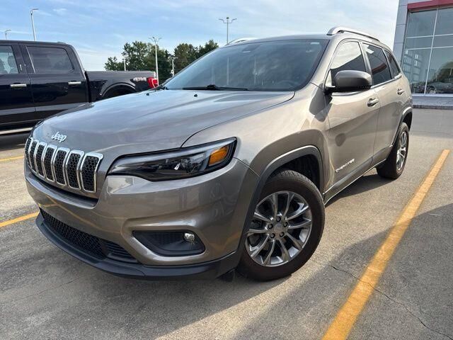 2020 Jeep Cherokee Latitude Plus — photo 1 of 13
