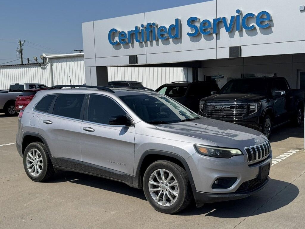 2022 Jeep Cherokee Latitude Lux — photo 1 of 6