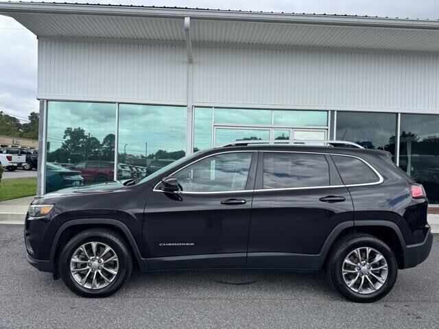 2021 Jeep Cherokee Latitude Lux — photo 1 of 6