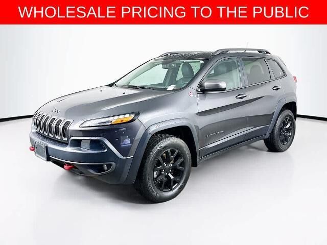2015 Jeep Cherokee Trailhawk — photo 1 of 13
