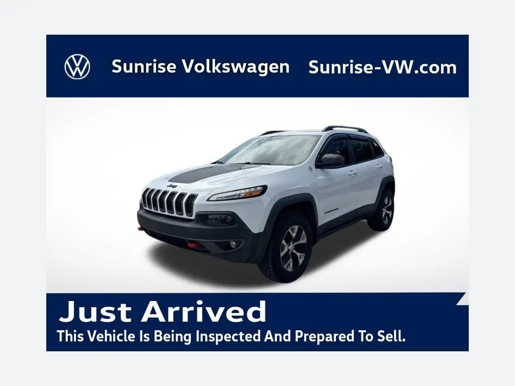 2017 Jeep Cherokee Trailhawk — photo 1 of 13