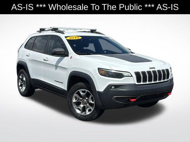 2019 Jeep Cherokee Trailhawk — photo 1 of 2