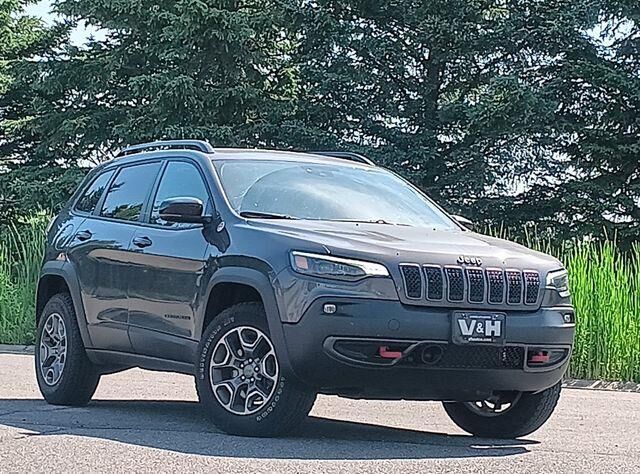 2022 Jeep Cherokee Trailhawk — photo 1 of 13
