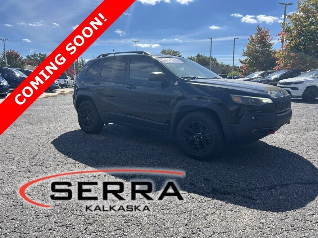 2019 Jeep Cherokee Trailhawk — photo 1 of 1
