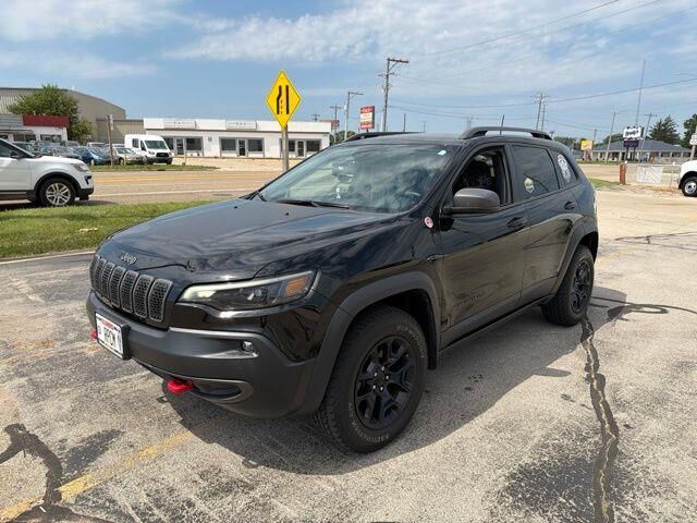 2022 Jeep Cherokee Trailhawk — photo 1 of 14