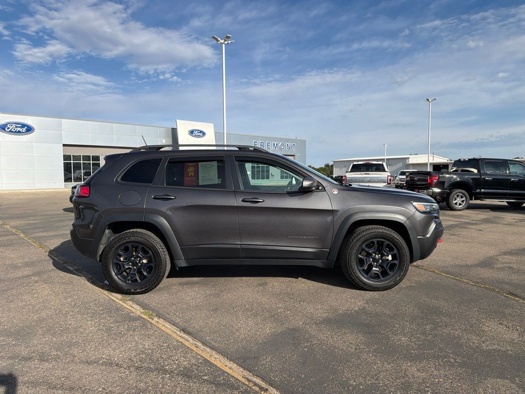 2021 Jeep Cherokee Trailhawk — photo 1 of 13