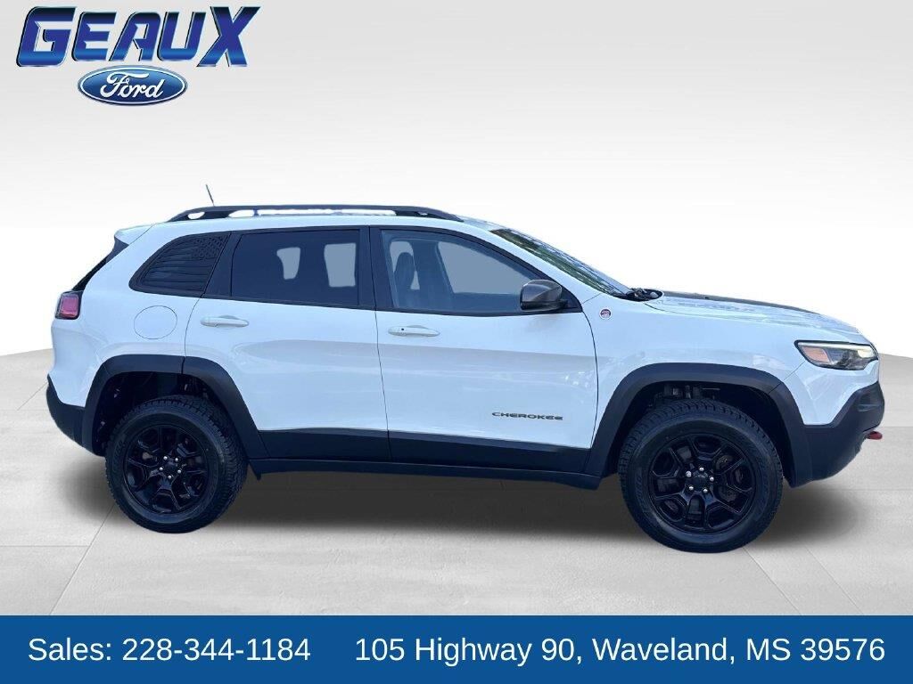 2019 Jeep Cherokee Trailhawk — photo 1 of 1