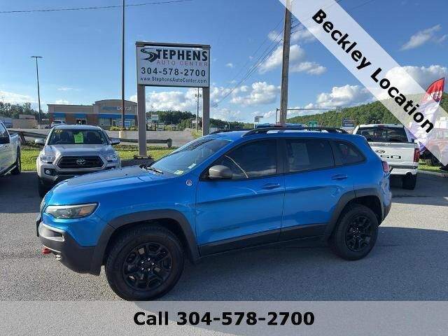 2021 Jeep Cherokee Trailhawk — photo 1 of 13