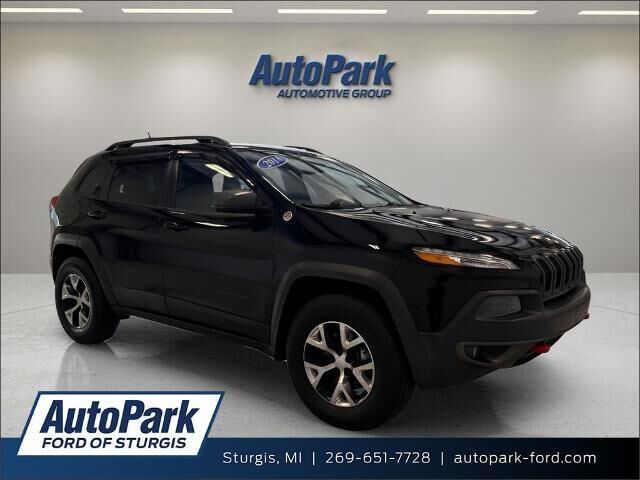 2018 Jeep Cherokee Trailhawk — photo 1 of 26