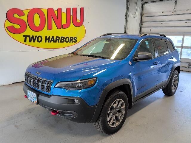 2020 Jeep Cherokee Trailhawk — photo 1 of 26