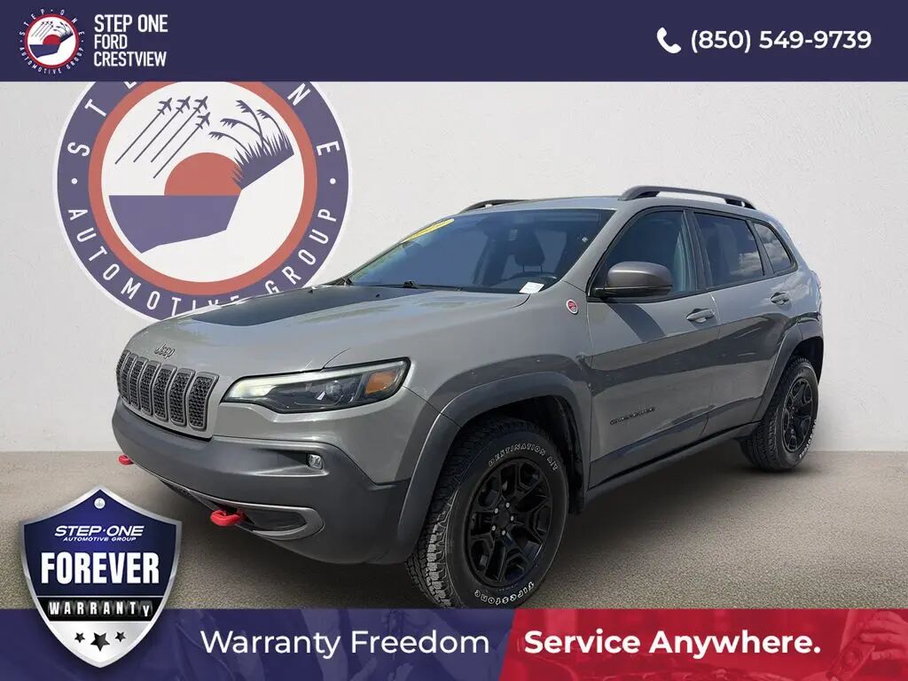 2019 Jeep Cherokee Trailhawk — photo 1 of 12