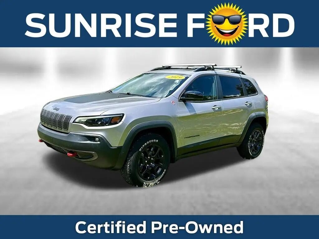 2022 Jeep Cherokee Trailhawk — photo 1 of 26