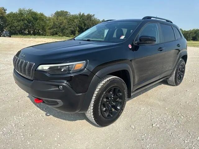 2022 Jeep Cherokee Trailhawk — photo 1 of 39