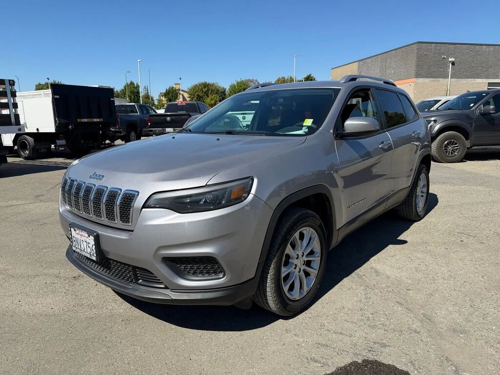 2020 Jeep Cherokee Latitude — photo 1 of 12