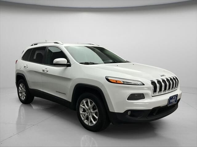 2016 Jeep Cherokee Latitude — photo 1 of 13