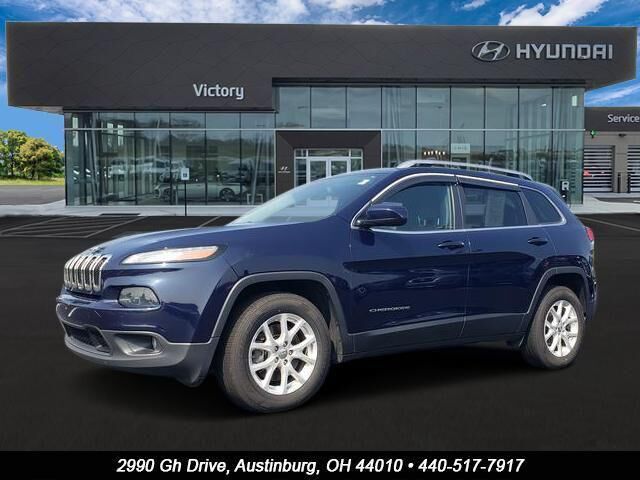 2016 Jeep Cherokee Latitude — photo 1 of 13