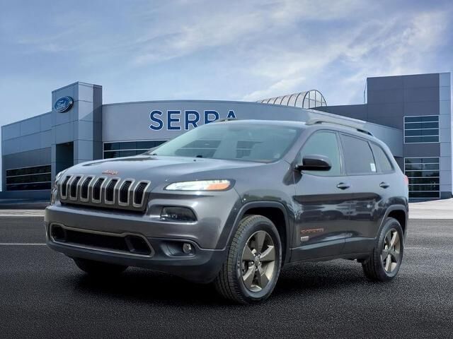2017 Jeep Cherokee Latitude — photo 1 of 13