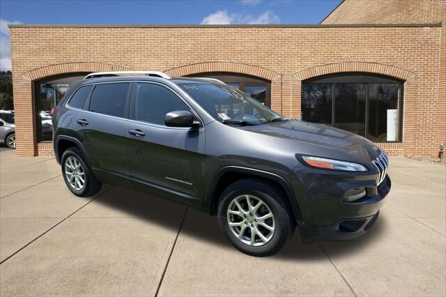 2015 Jeep Cherokee Latitude — photo 1 of 13