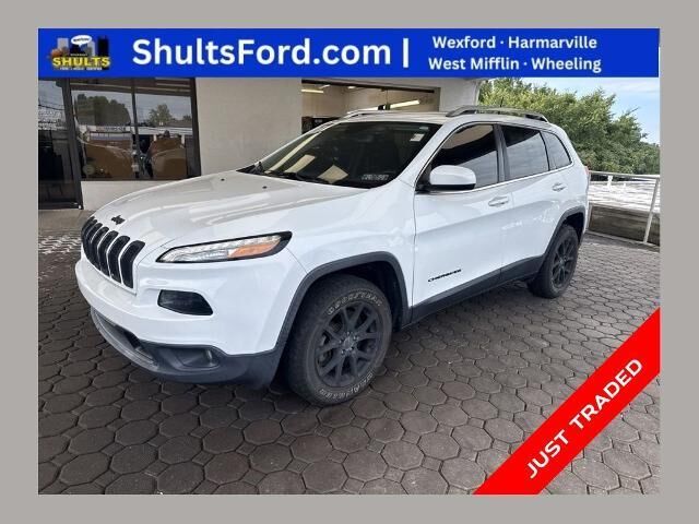2017 Jeep Cherokee Latitude — photo 1 of 26