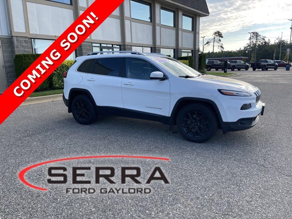 2017 Jeep Cherokee Latitude — photo 1 of 1