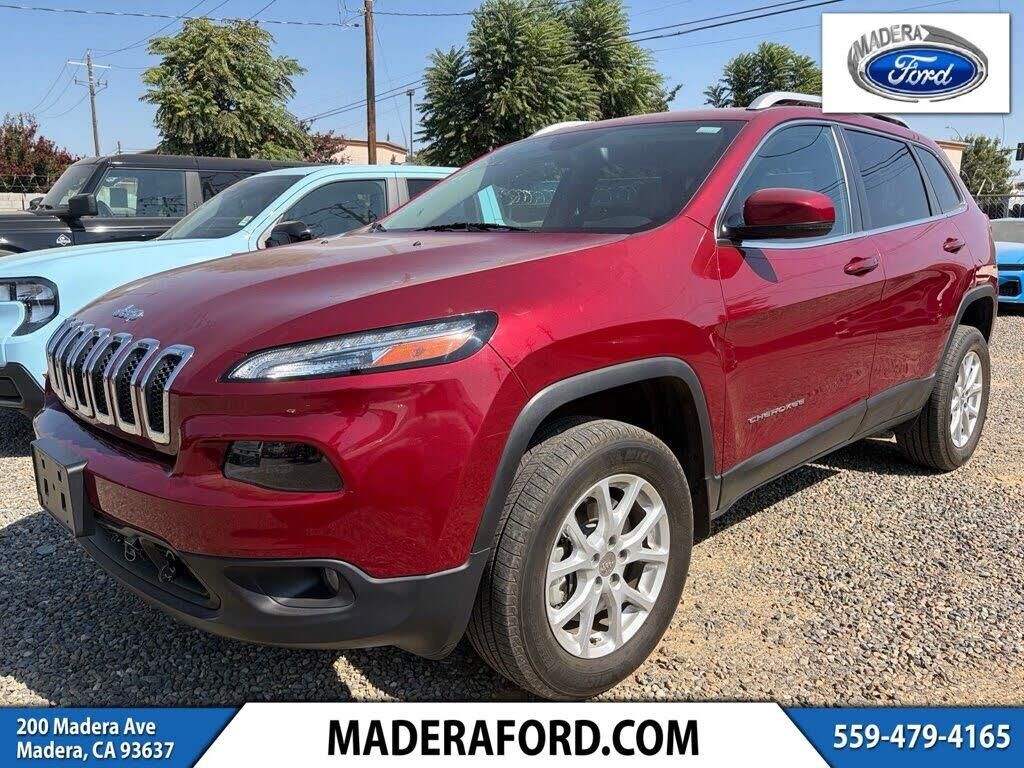 2017 Jeep Cherokee Latitude — photo 1 of 2