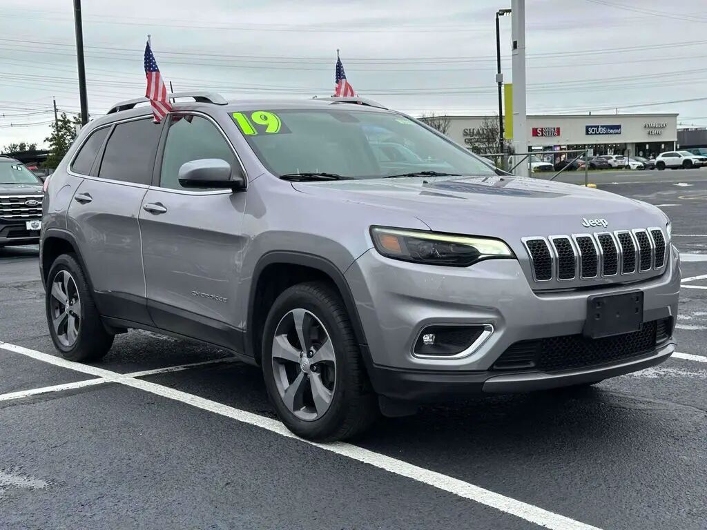 2019 Jeep Cherokee Limited — photo 1 of 13