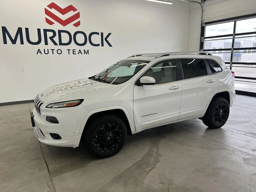 2017 Jeep Cherokee Overland — photo 1 of 13