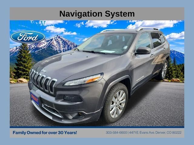 2018 Jeep Cherokee Overland — photo 1 of 12