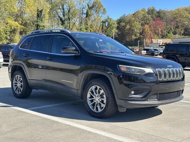 2019 Jeep Cherokee Latitude Plus — photo 1 of 13