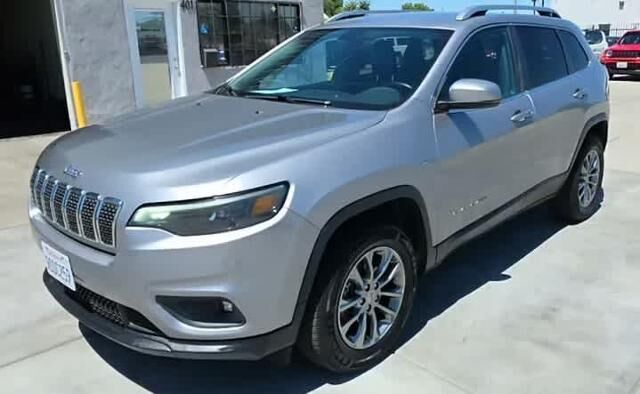 2019 Jeep Cherokee Latitude Plus — photo 1 of 13