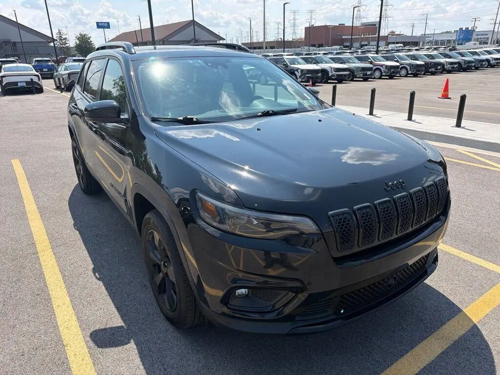 2021 Jeep Cherokee Latitude Plus — photo 1 of 34