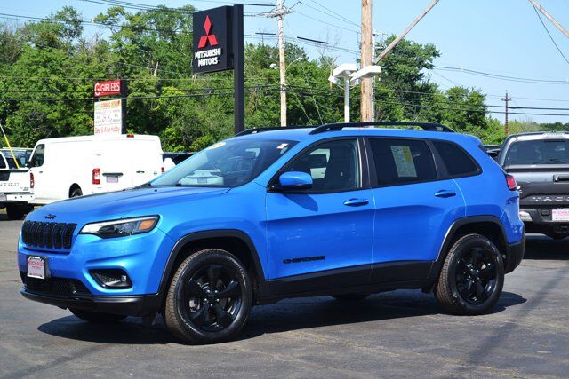 2021 Jeep Cherokee Altitude — photo 1 of 13