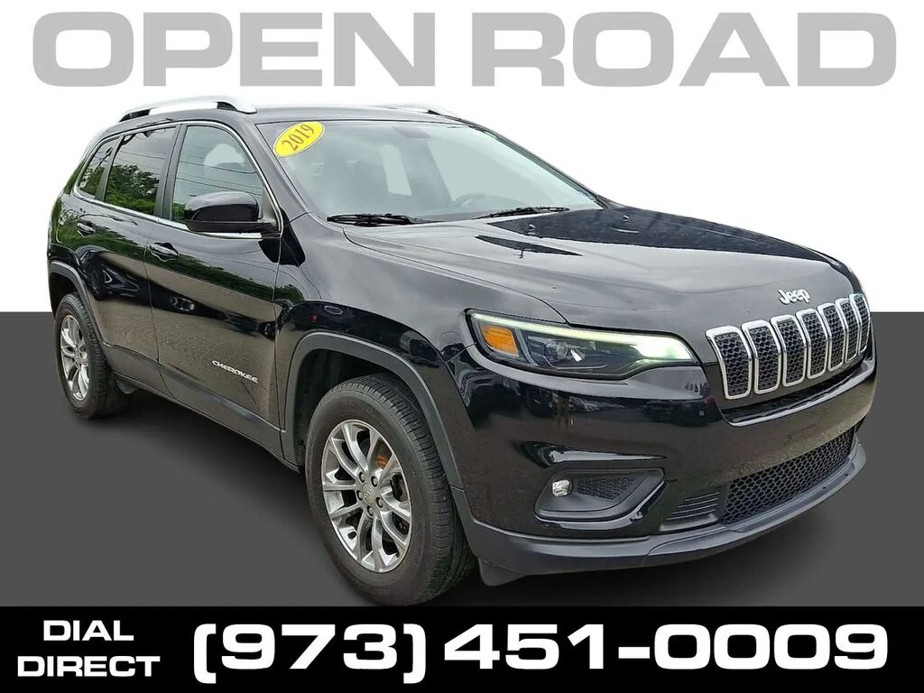 2019 Jeep Cherokee Latitude Plus — photo 1 of 13