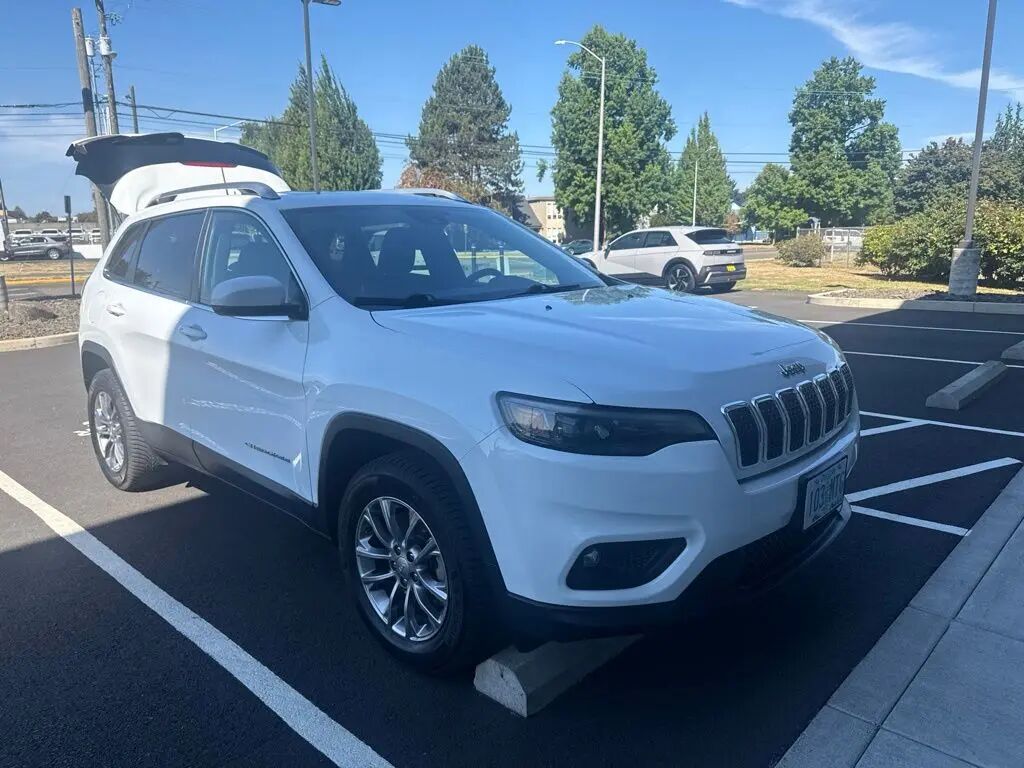 2021 Jeep Cherokee Latitude Plus — photo 1 of 20