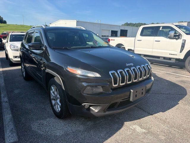 2018 Jeep Cherokee Latitude Plus — photo 1 of 11