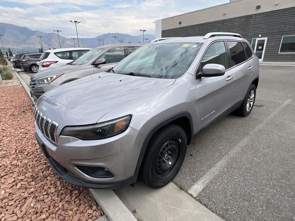 2019 Jeep Cherokee Latitude Plus — photo 1 of 15